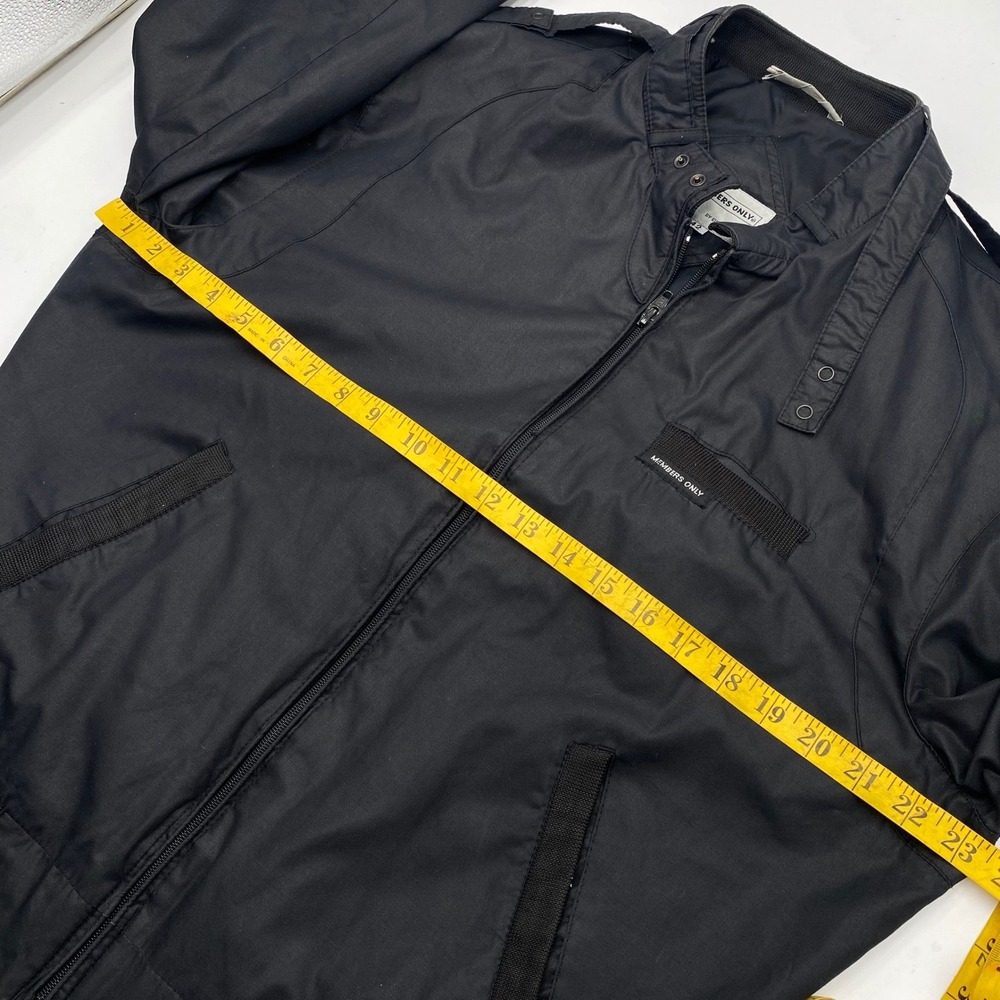 Members Only Iconic Racer Jacket Men 42 Medium Black Vintage Bomber Wind breaker - Picture 6 of 9